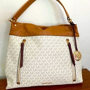 Michael Kors Shoulder Bag